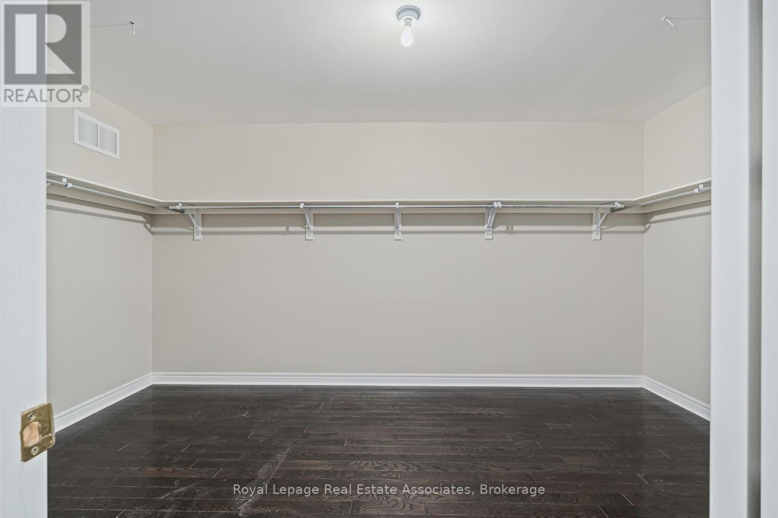 405 Hincks Drive, Milton, Ontario  L9T 8T6 - Photo 19 - W12448935