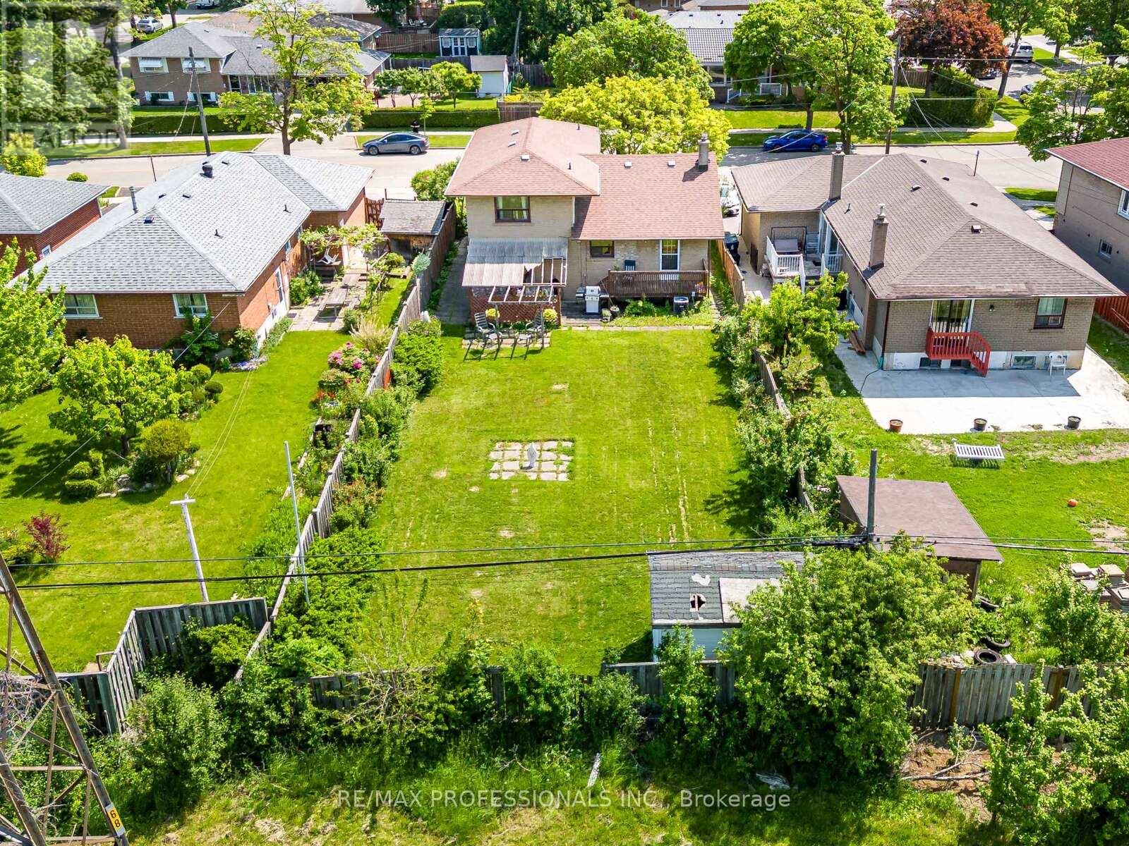 281 Jeffcoat Drive, Toronto (West Humber-Clairville), Ontario  M9W 3E4 - Photo 25 - W12448936