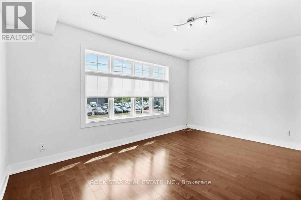 28 - 1401 Plains Road E, Burlington, Ontario  L7R 0C2 - Photo 5 - W12448955
