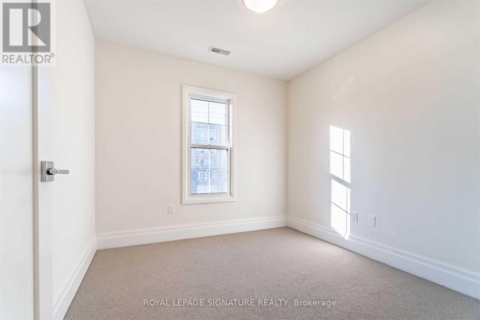 202 - 760 Lakeshore Road E, Mississauga (Lakeview), Ontario  L5E 1C7 - Photo 10 - W12448959
