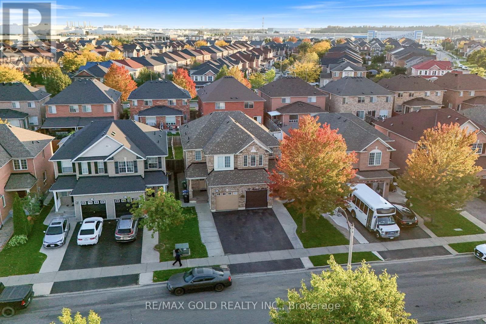 72 Herdwick Street, Brampton (Gore Industrial North), Ontario  L6S 6M1 - Photo 4 - W12448967