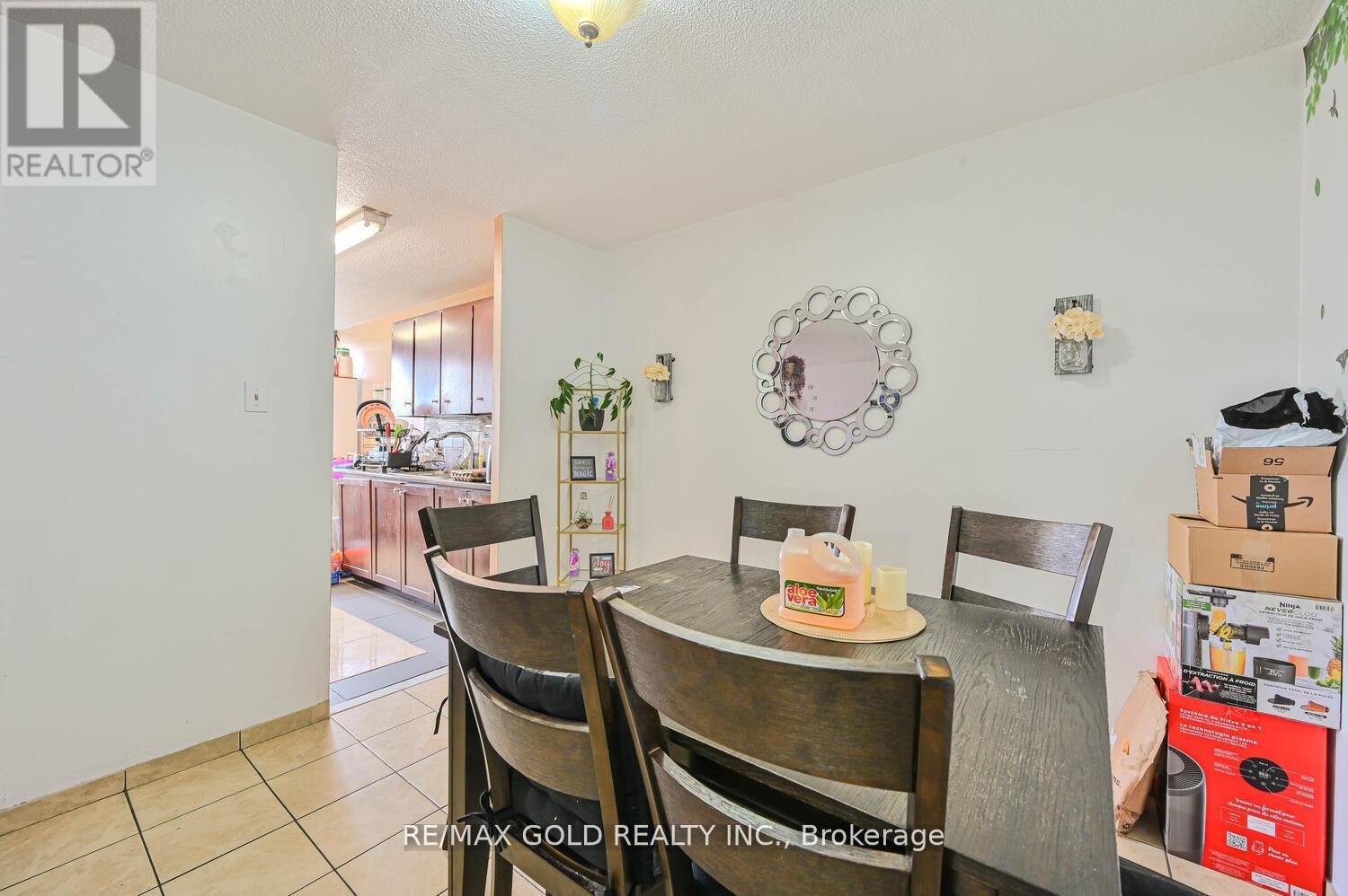 403 - 21 Knightsbridge Road, Brampton (Queen Street Corridor), Ontario  L6T 3Y1 - Photo 12 - W12448987