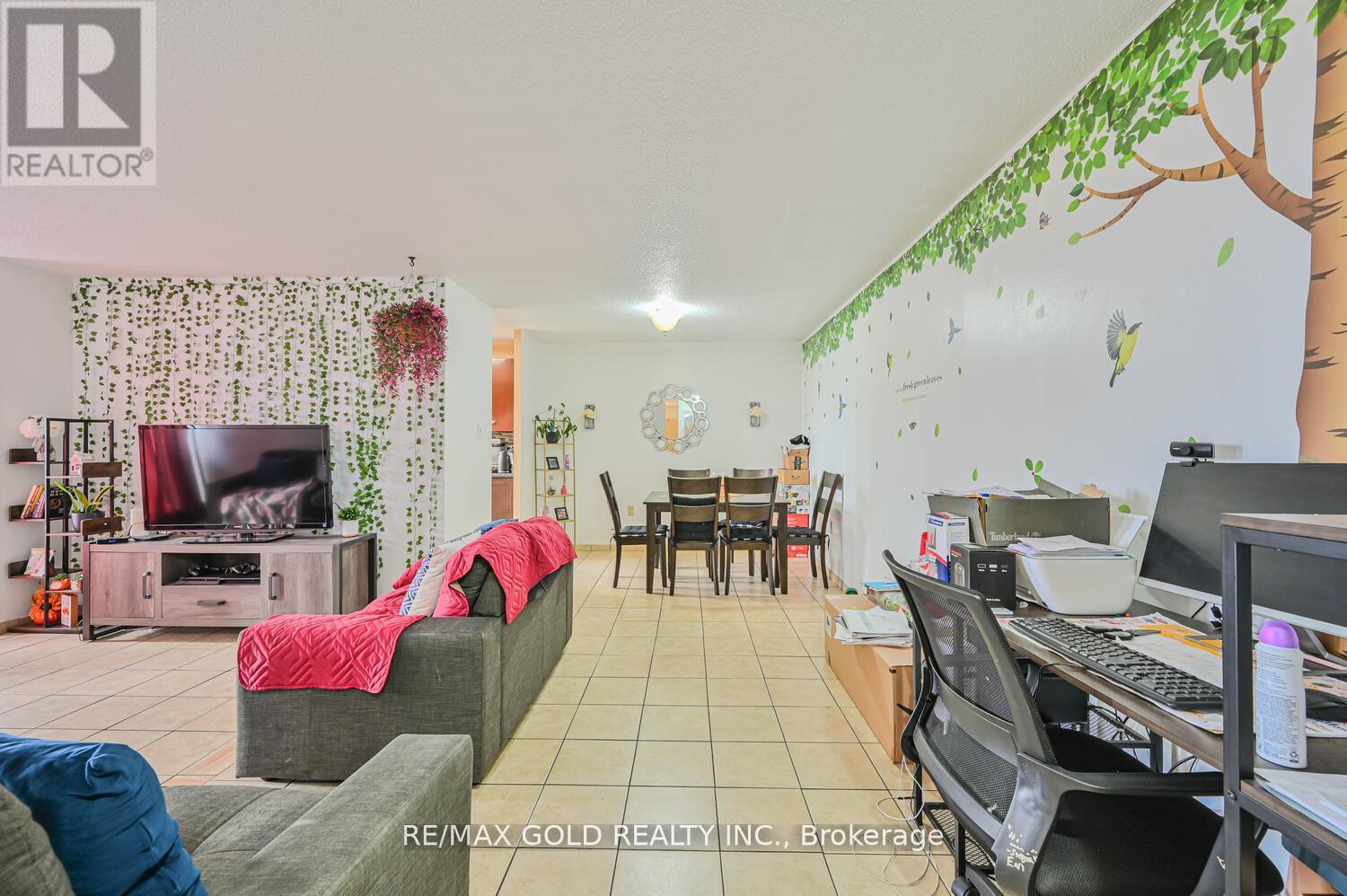 403 - 21 Knightsbridge Road, Brampton (Queen Street Corridor), Ontario  L6T 3Y1 - Photo 7 - W12448987