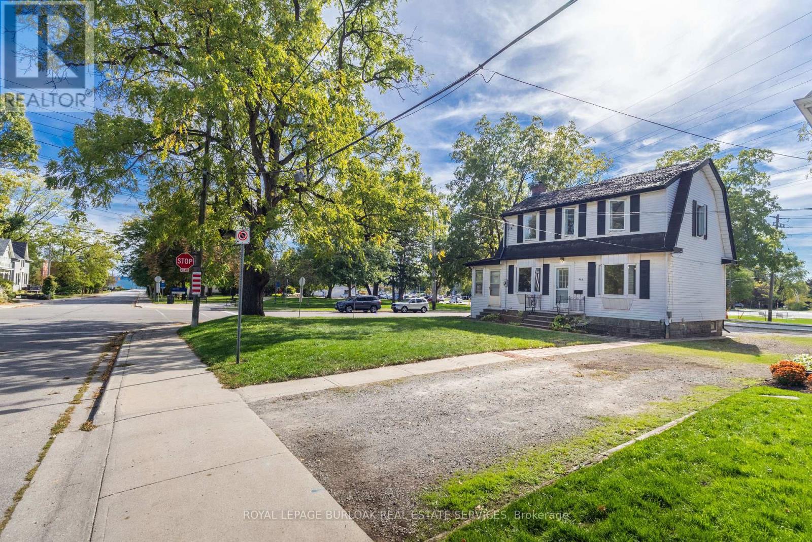 466 Nelson Avenue, Burlington (Brant), Ontario  L7S 1N5 - Photo 1 - W12448999