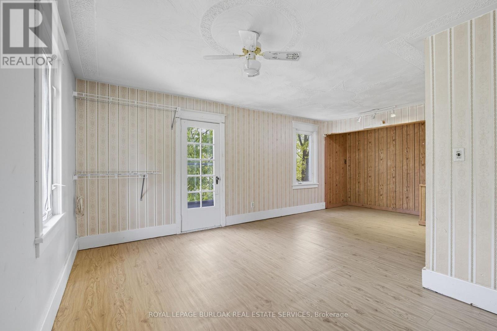 466 Nelson Avenue, Burlington (Brant), Ontario  L7S 1N5 - Photo 13 - W12448999