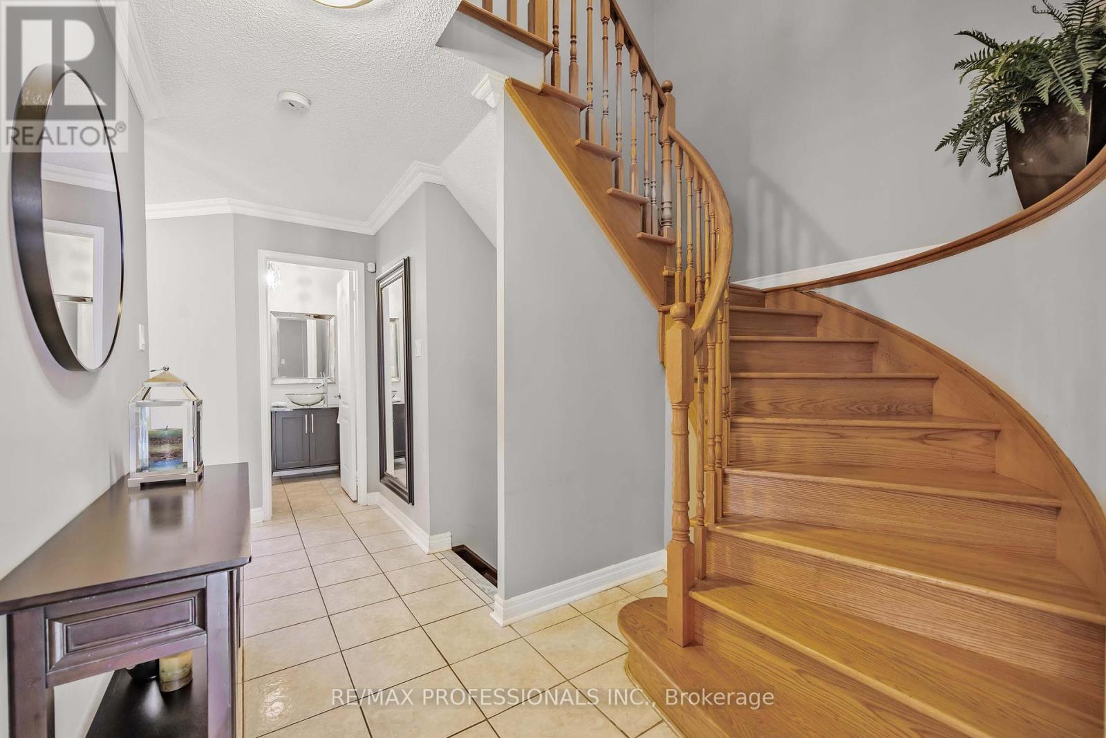 5398 Anvil Lane, Mississauga (Hurontario), Ontario  L5R 3Y8 - Photo 6 - W12449003