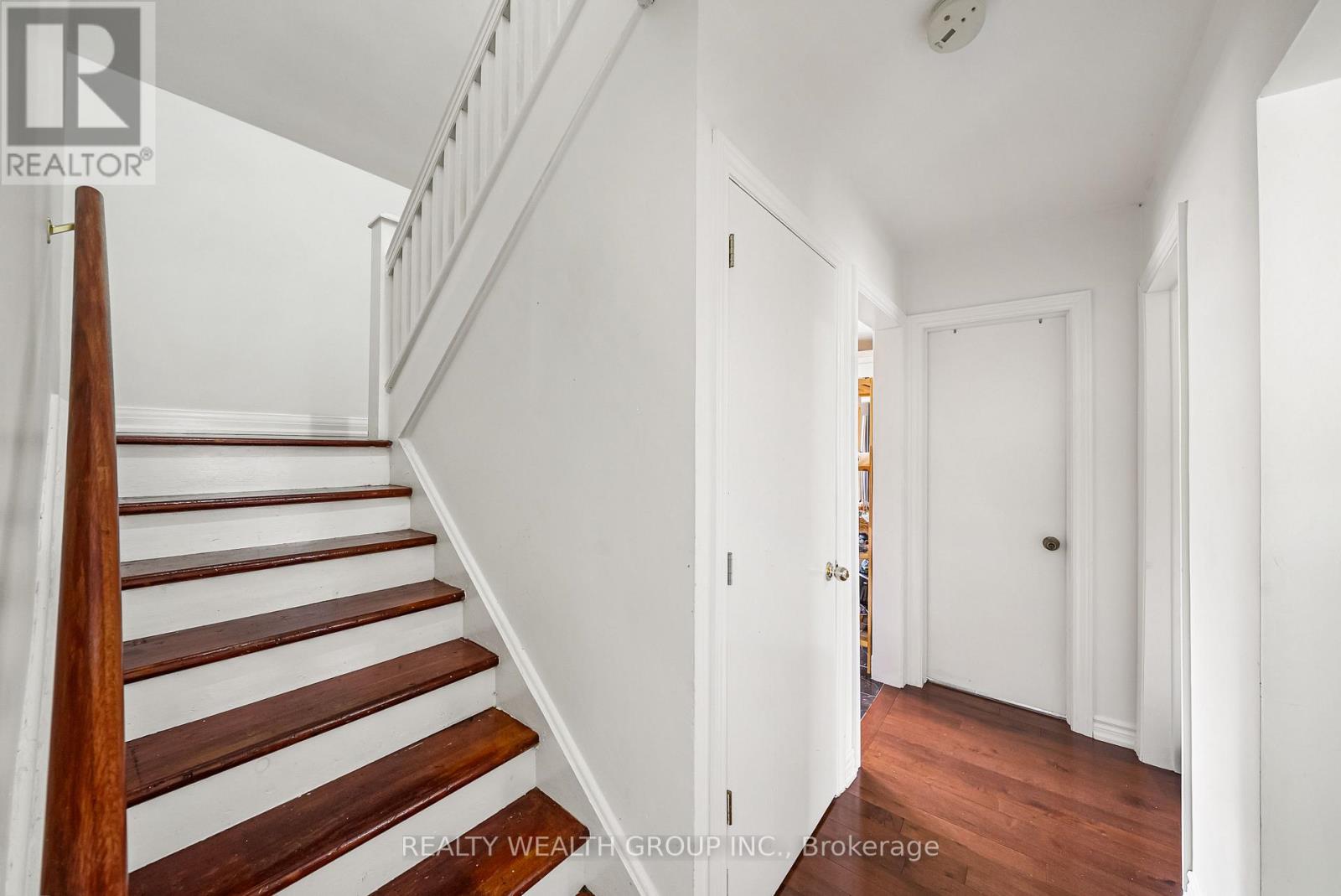 17 Haymarket Road, Toronto (Downsview-Roding-Cfb), Ontario  M3L 1H3 - Photo 14 - W12449008
