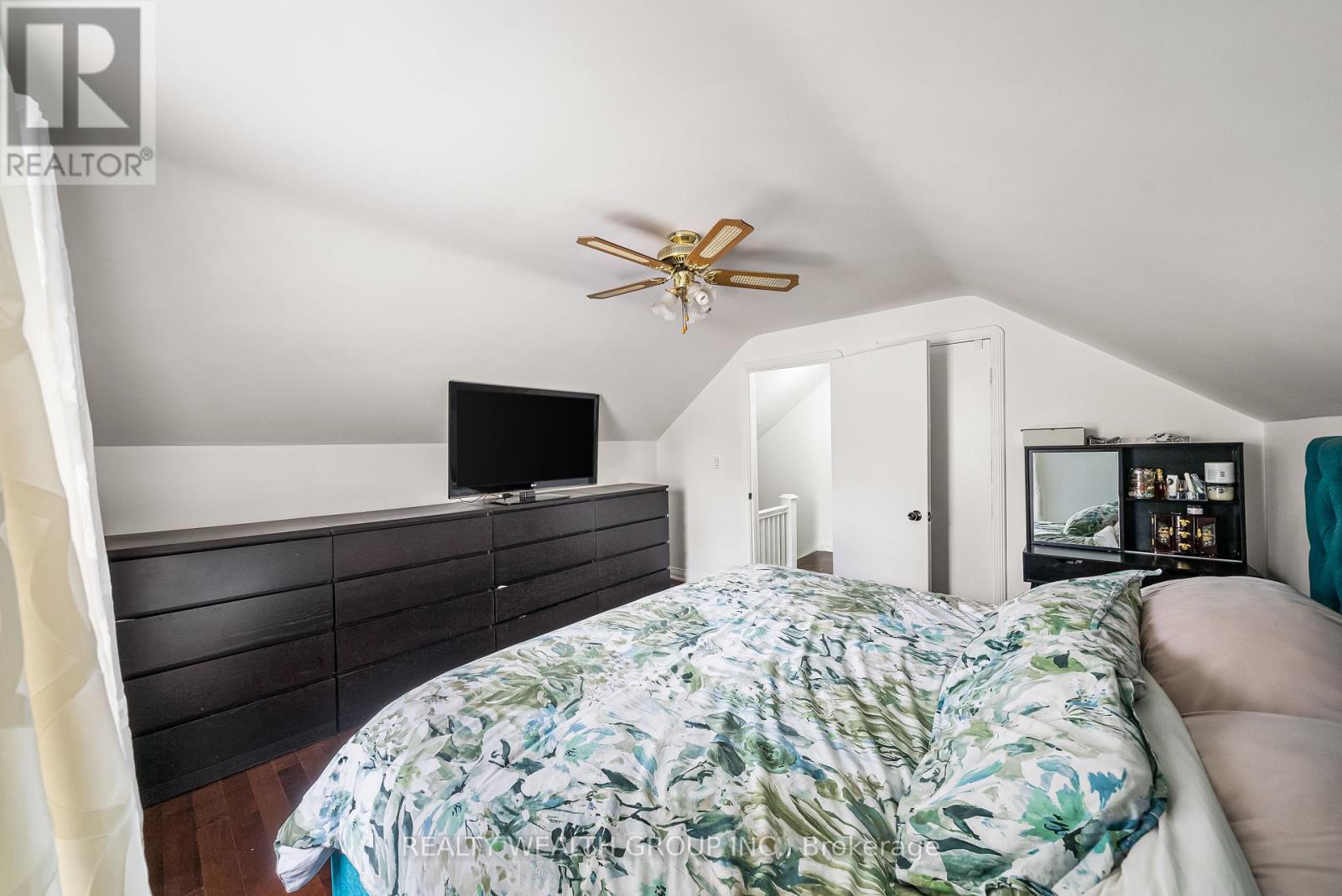 17 Haymarket Road, Toronto (Downsview-Roding-Cfb), Ontario  M3L 1H3 - Photo 18 - W12449008