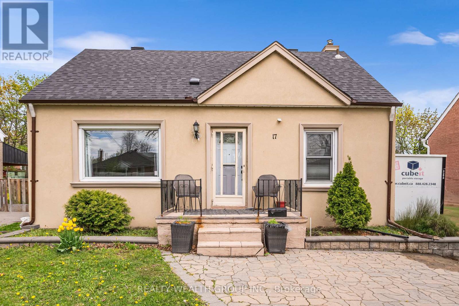 17 Haymarket Road, Toronto (Downsview-Roding-Cfb), Ontario  M3L 1H3 - Photo 2 - W12449008