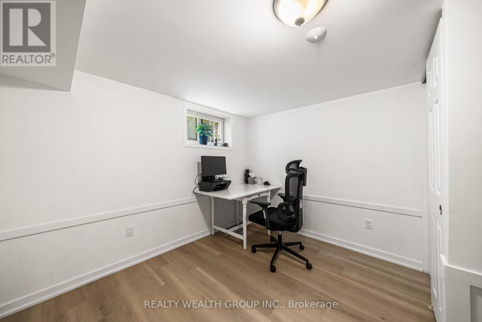 17 Haymarket Road, Toronto (Downsview-Roding-Cfb), Ontario  M3L 1H3 - Photo 20 - W12449008