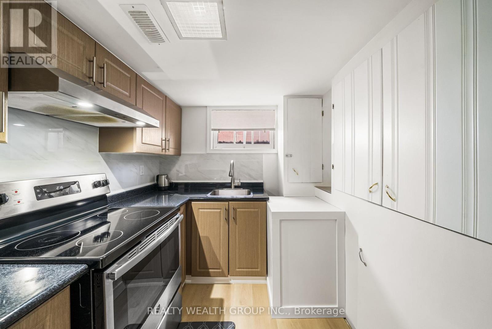 17 Haymarket Road, Toronto (Downsview-Roding-Cfb), Ontario  M3L 1H3 - Photo 25 - W12449008