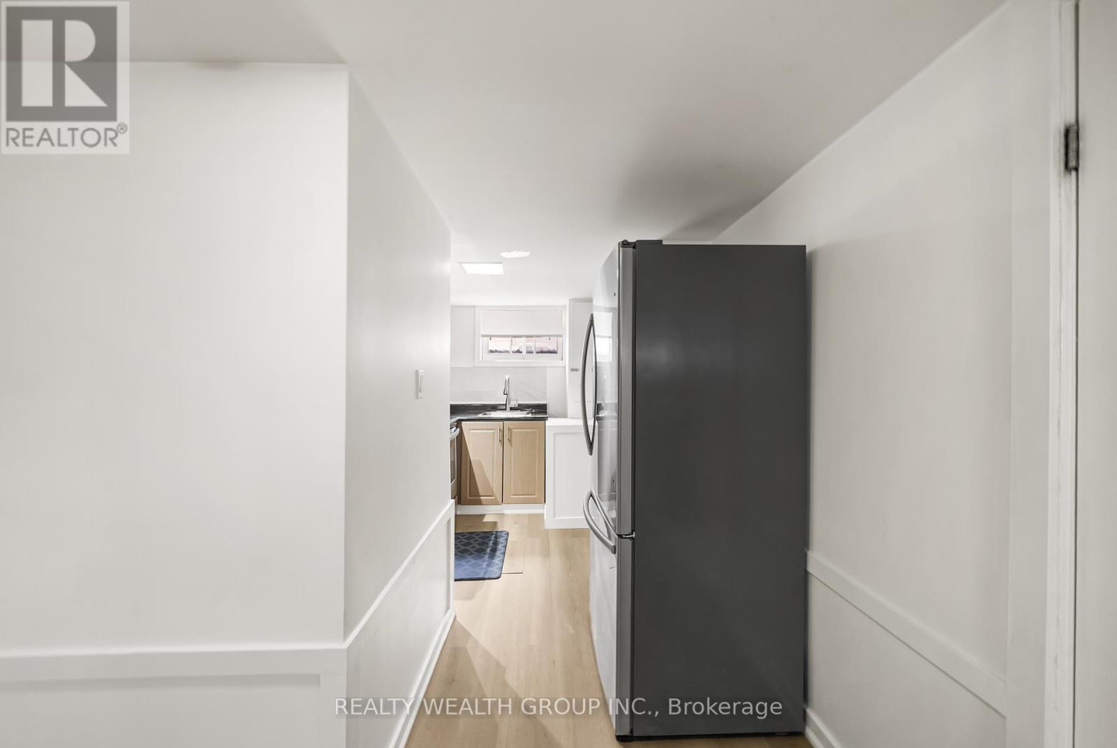 17 Haymarket Road, Toronto (Downsview-Roding-Cfb), Ontario  M3L 1H3 - Photo 26 - W12449008