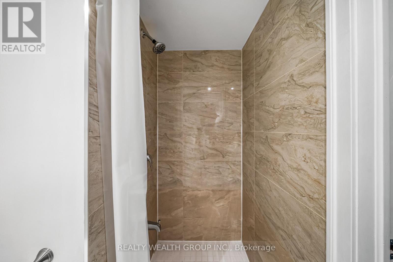 17 Haymarket Road, Toronto (Downsview-Roding-Cfb), Ontario  M3L 1H3 - Photo 28 - W12449008