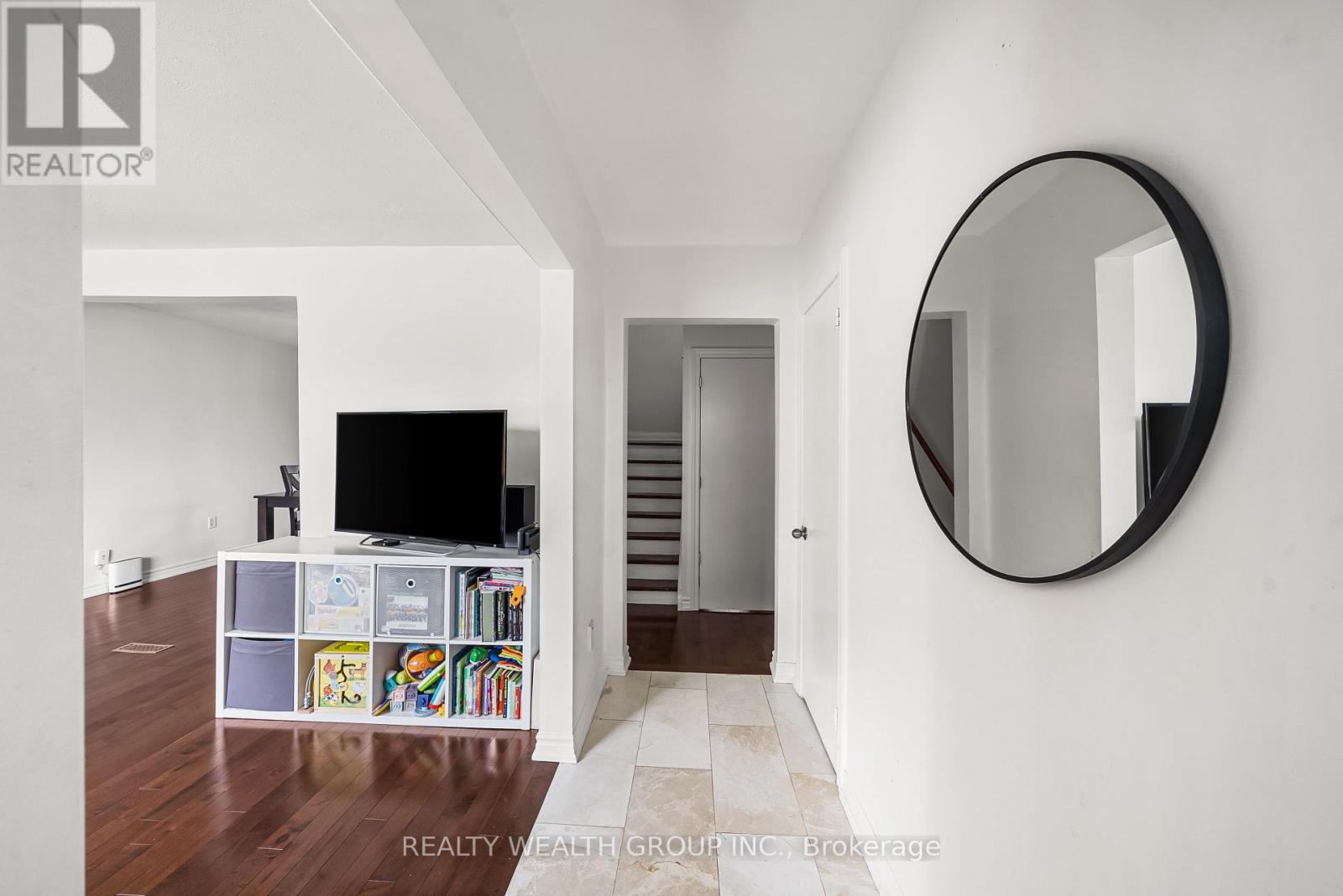 17 Haymarket Road, Toronto (Downsview-Roding-Cfb), Ontario  M3L 1H3 - Photo 3 - W12449008