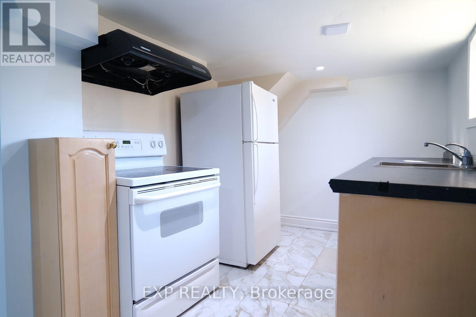 3968 St Peter Street, Niagara Falls, Ontario  L2J 2N8 - Photo 4 - X12427287