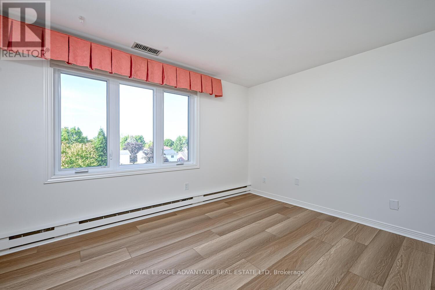 401 - 10 Armstrong Drive, Smiths Falls, Ontario  K7A 5H8 - Photo 23 - X12438212