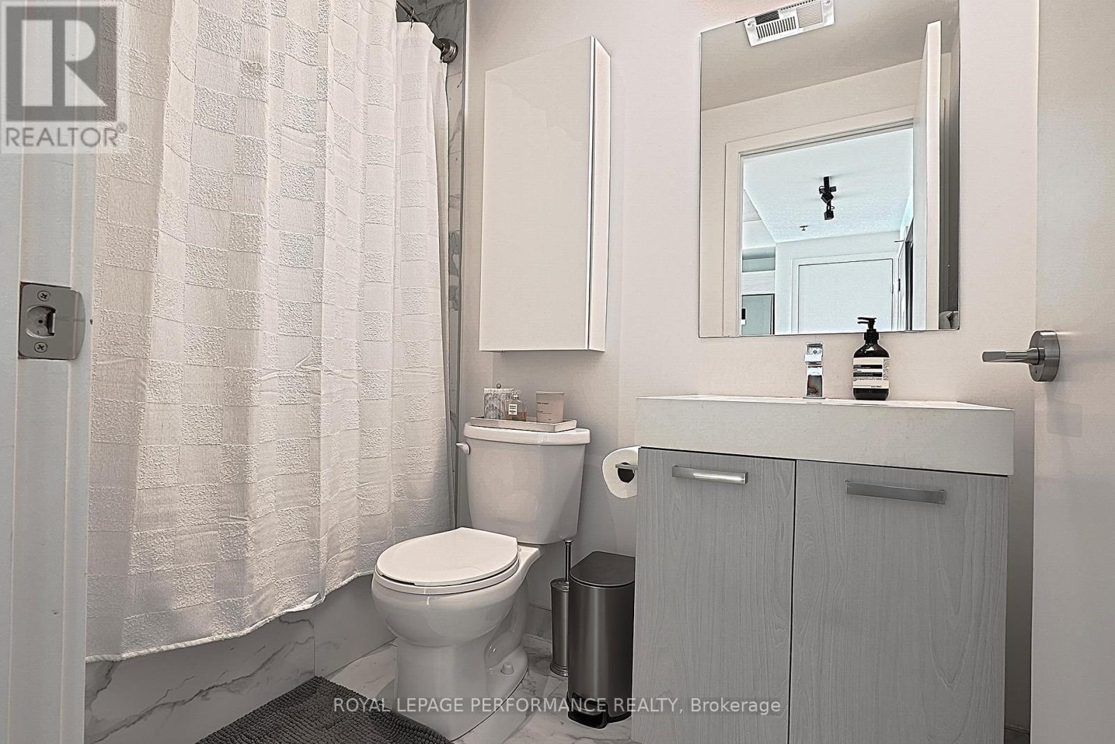 1804 - 203 Catherine Street, Ottawa, Ontario  K2P 1J5 - Photo 8 - X12448857