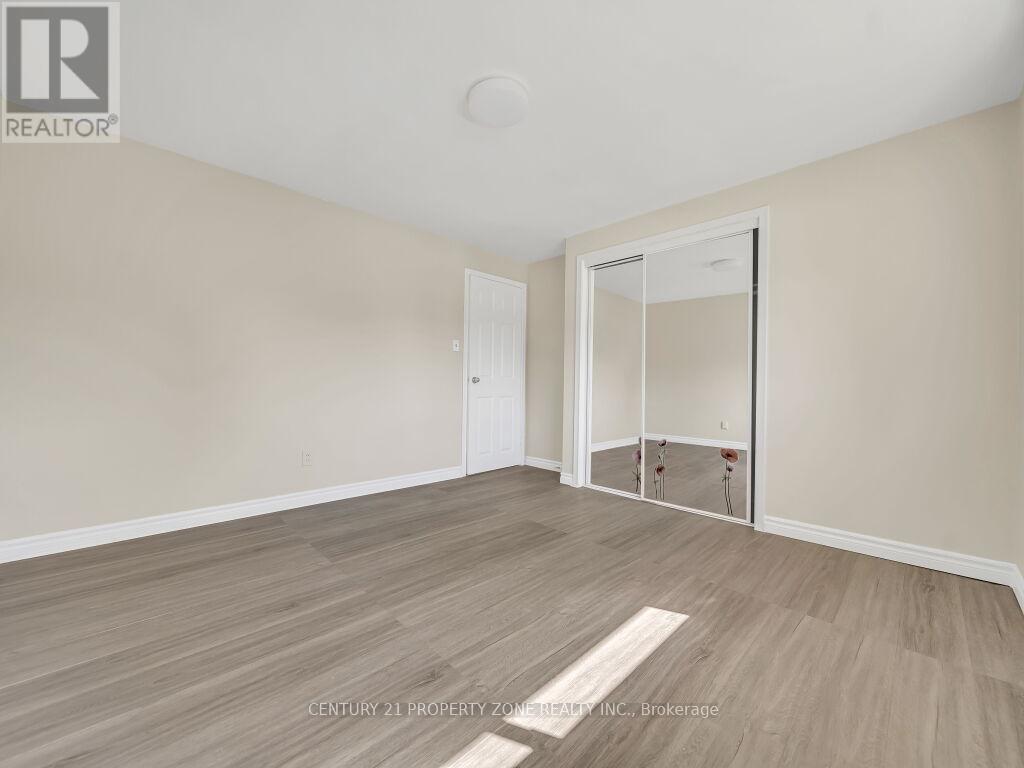 1002 Eastlawn Avenue, Sarnia, Ontario  N7S 1X4 - Photo 26 - X12448948