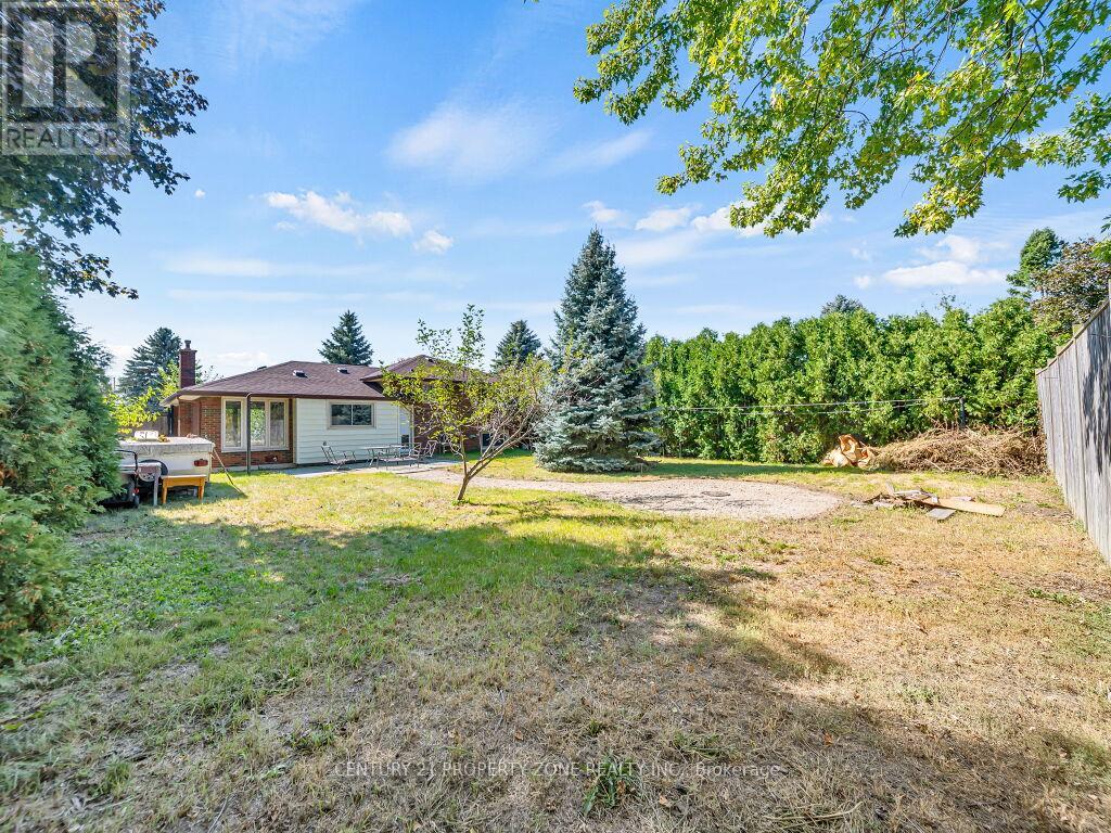 1002 Eastlawn Avenue, Sarnia, Ontario  N7S 1X4 - Photo 40 - X12448948