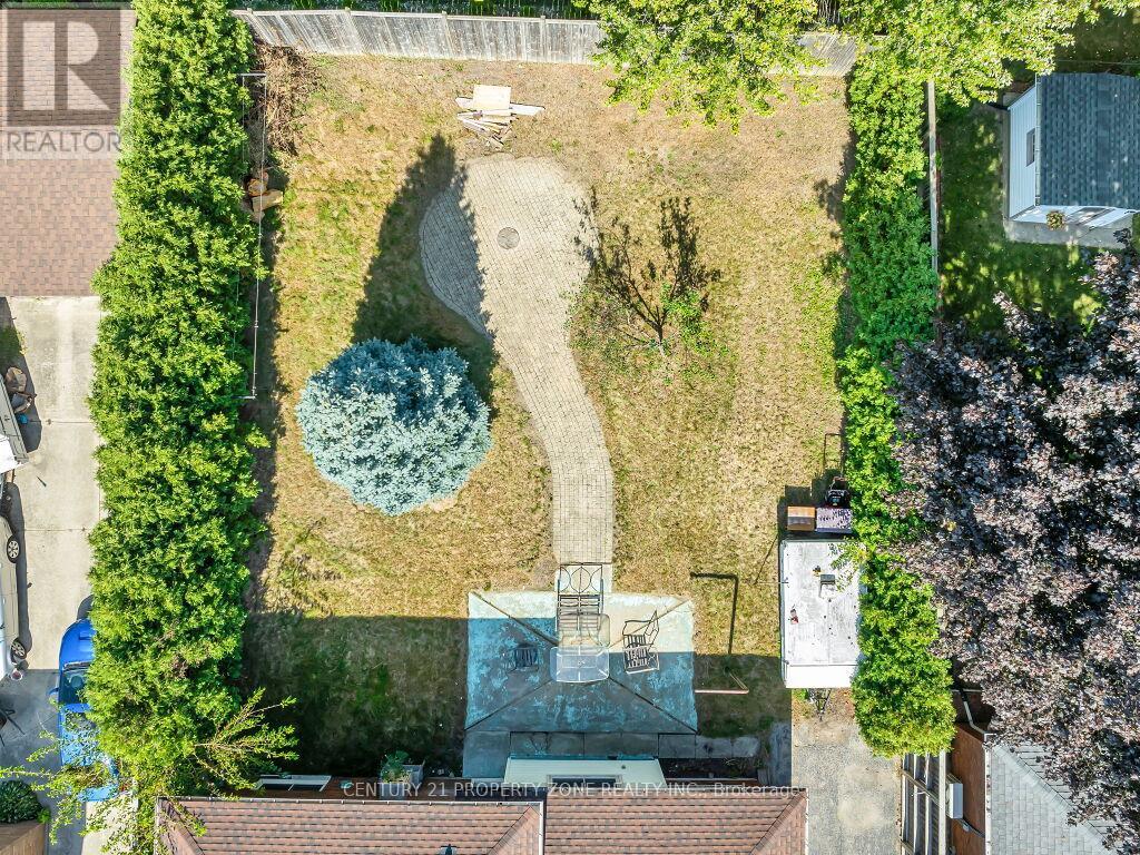 1002 Eastlawn Avenue, Sarnia, Ontario  N7S 1X4 - Photo 41 - X12448948