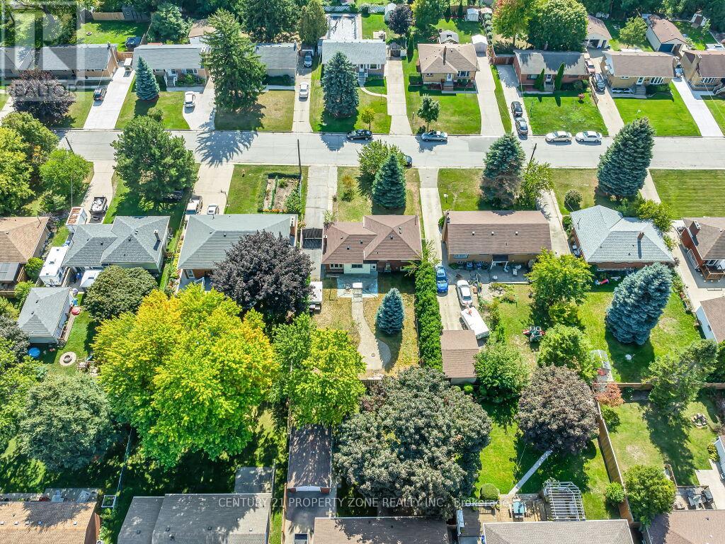 1002 Eastlawn Avenue, Sarnia, Ontario  N7S 1X4 - Photo 42 - X12448948
