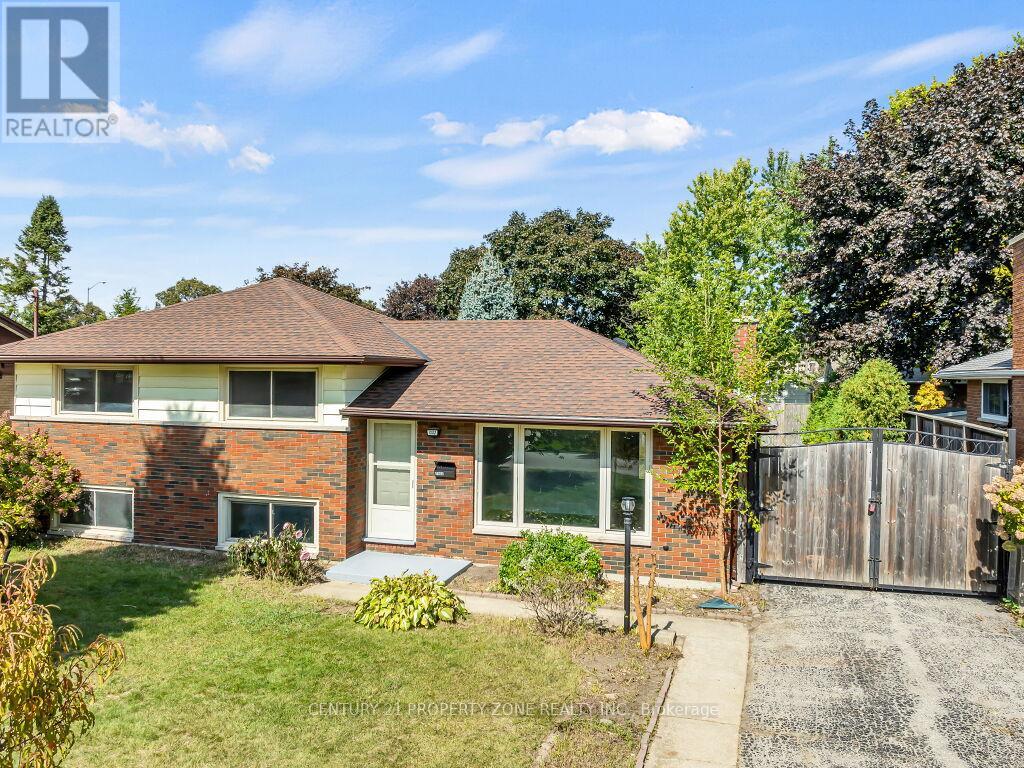 1002 Eastlawn Avenue, Sarnia, Ontario  N7S 1X4 - Photo 5 - X12448948
