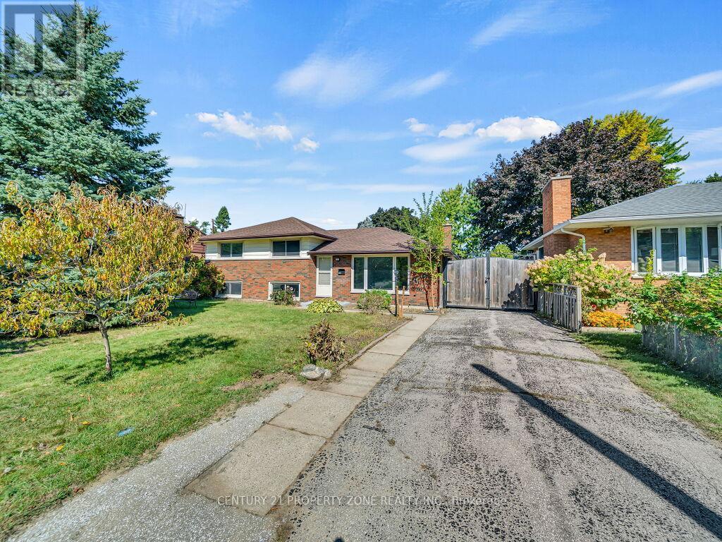1002 Eastlawn Avenue, Sarnia, Ontario  N7S 1X4 - Photo 9 - X12448948