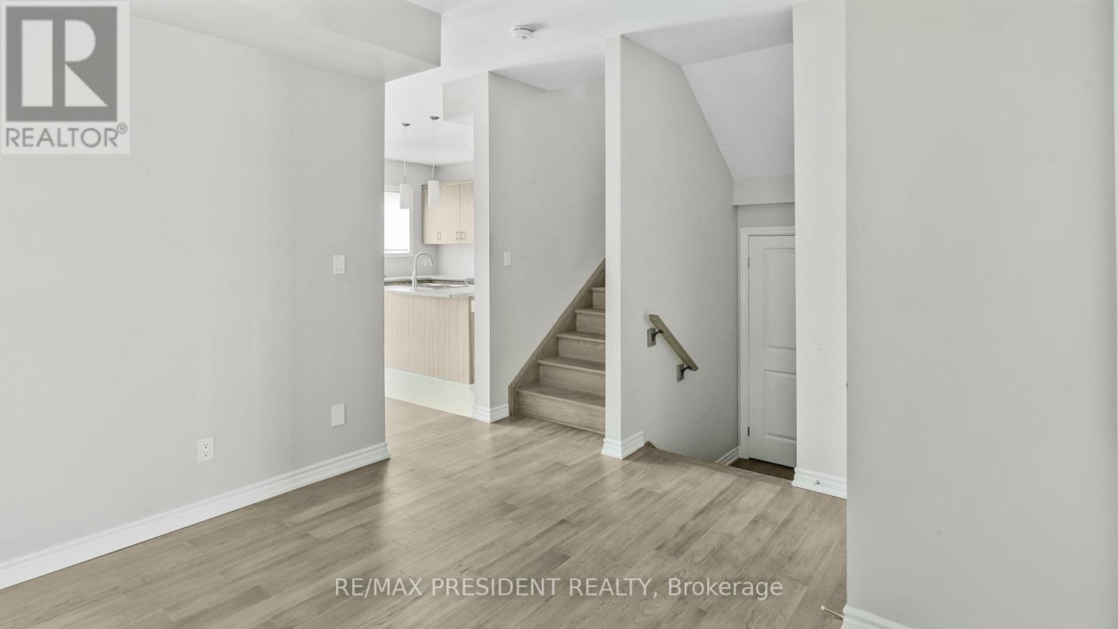 28 Mclaughlin Street, Welland (Lincoln/crowland), Ontario  L3B 0J8 - Photo 12 - X12449009