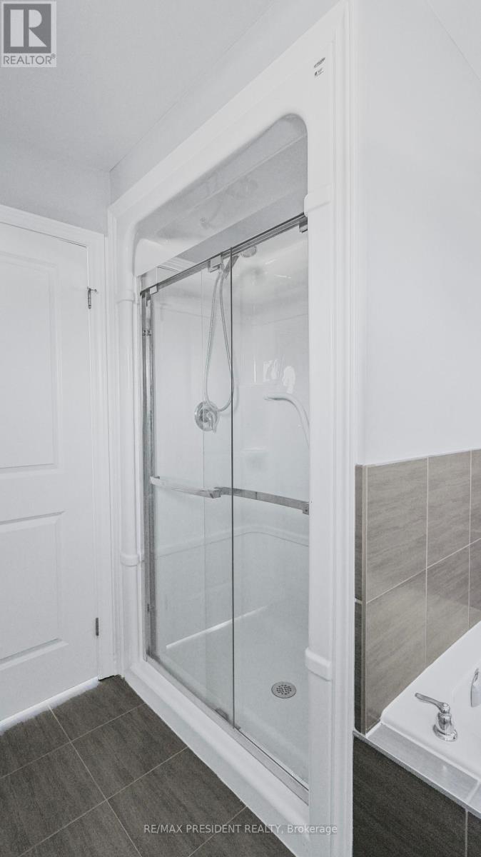 28 Mclaughlin Street, Welland (Lincoln/crowland), Ontario  L3B 0J8 - Photo 18 - X12449009