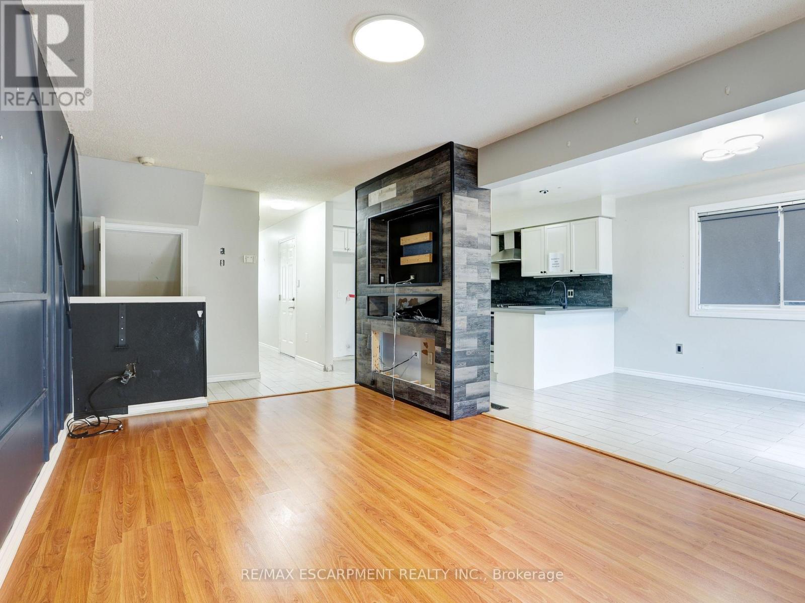 14 Chateau Crescent, Cambridge, Ontario  N3H 5S2 - Photo 11 - X12449017
