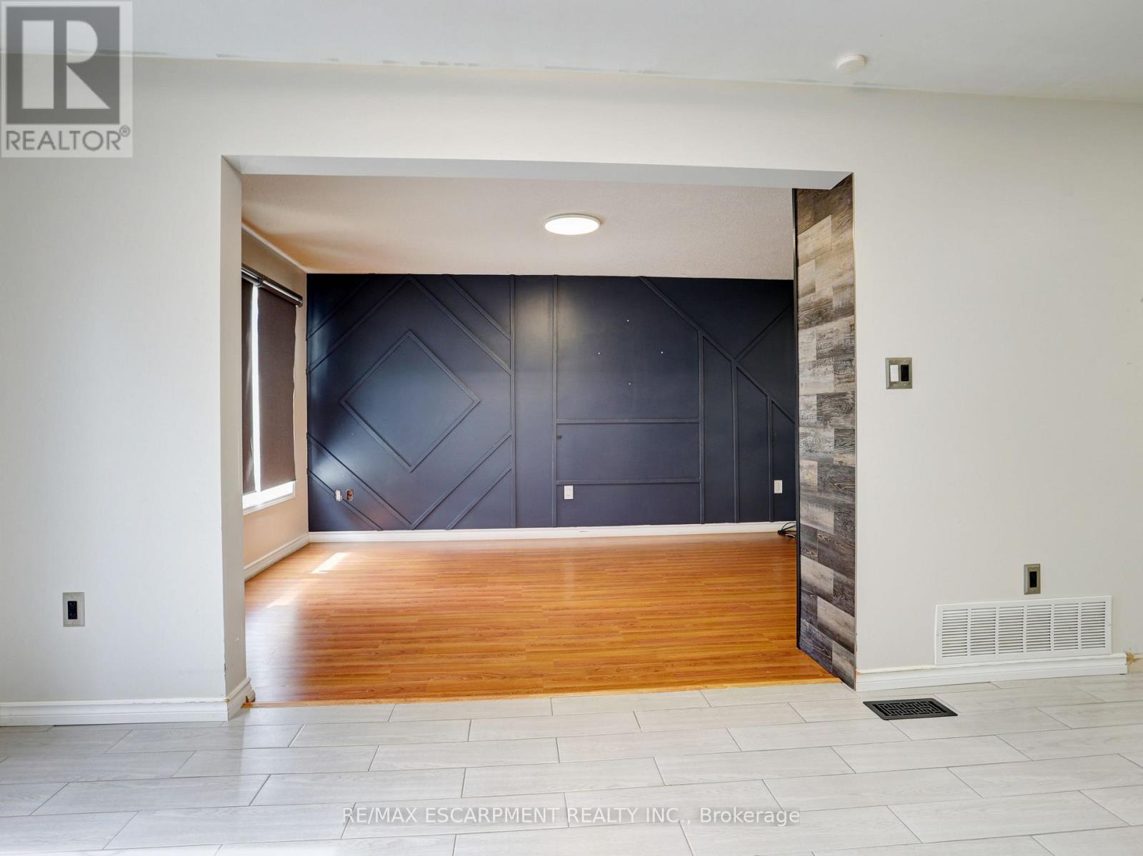 14 Chateau Crescent, Cambridge, Ontario  N3H 5S2 - Photo 15 - X12449017