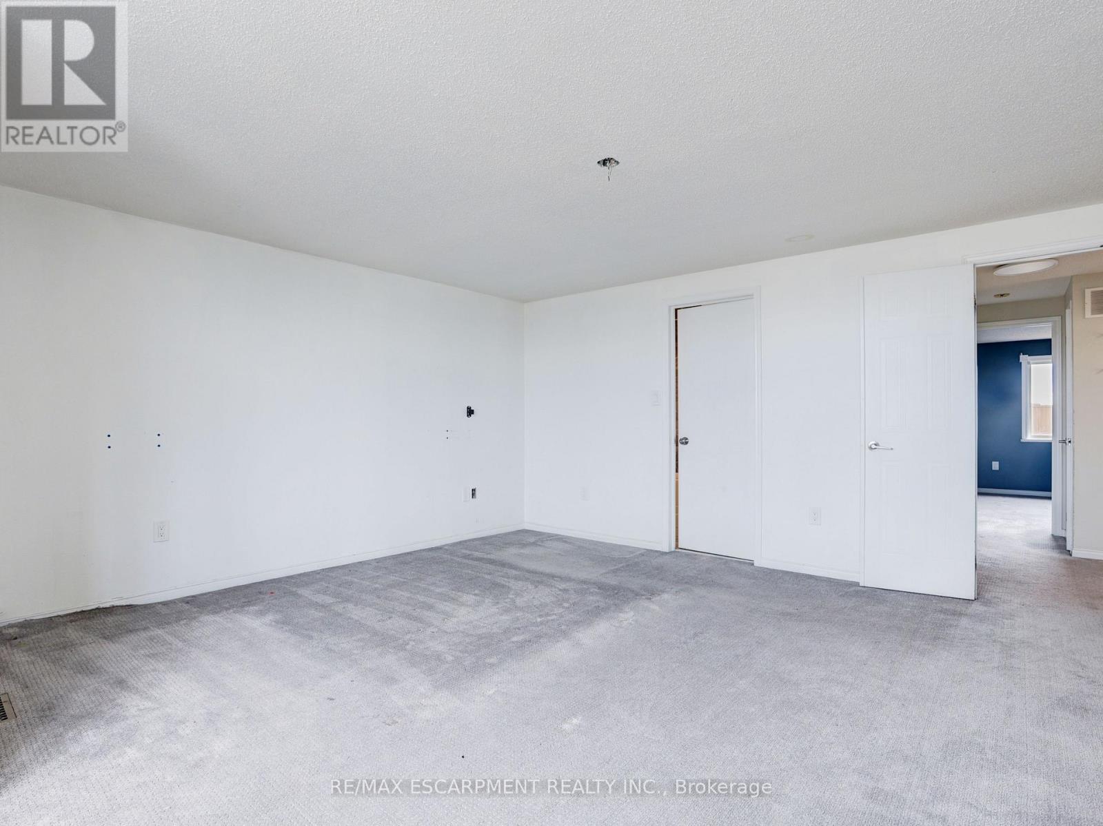 14 Chateau Crescent, Cambridge, Ontario  N3H 5S2 - Photo 23 - X12449017