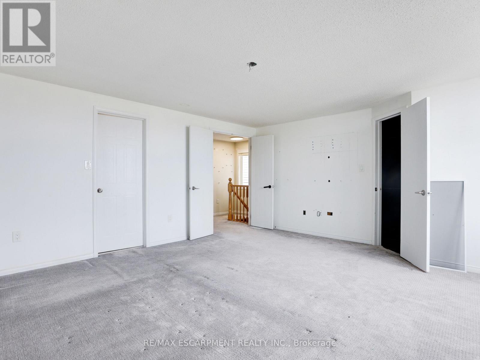 14 Chateau Crescent, Cambridge, Ontario  N3H 5S2 - Photo 24 - X12449017