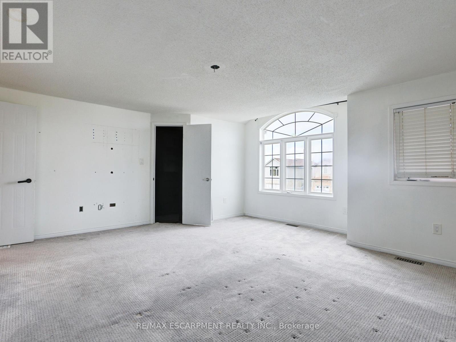 14 Chateau Crescent, Cambridge, Ontario  N3H 5S2 - Photo 25 - X12449017