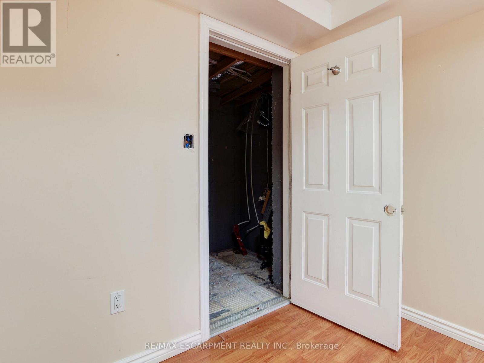 14 Chateau Crescent, Cambridge, Ontario  N3H 5S2 - Photo 44 - X12449017