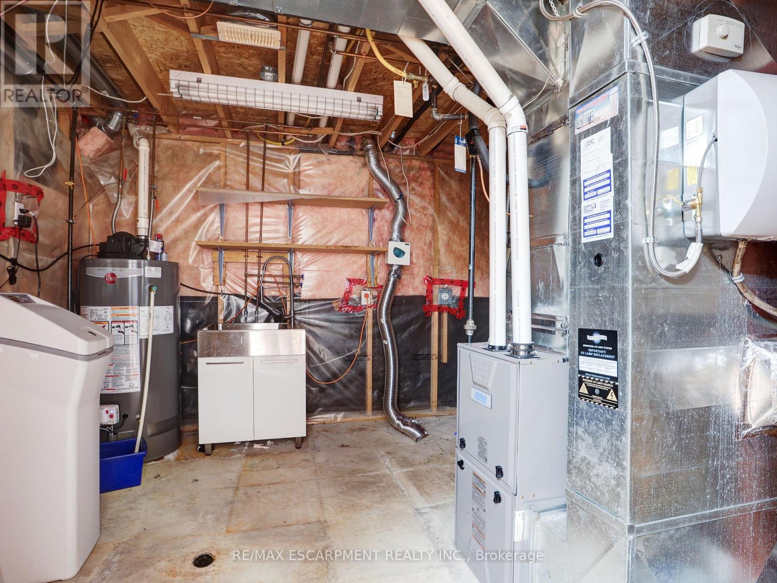 14 Chateau Crescent, Cambridge, Ontario  N3H 5S2 - Photo 45 - X12449017