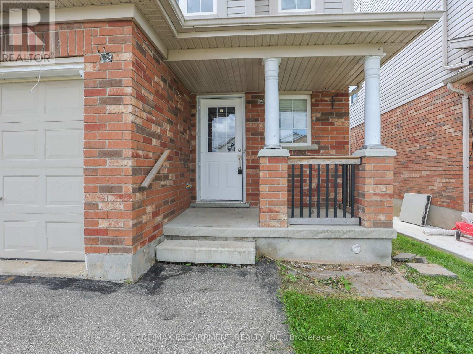 14 Chateau Crescent, Cambridge, Ontario  N3H 5S2 - Photo 5 - X12449017