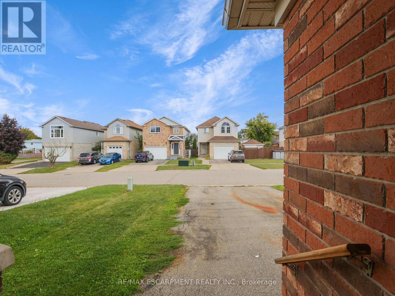 14 Chateau Crescent, Cambridge, Ontario  N3H 5S2 - Photo 6 - X12449017