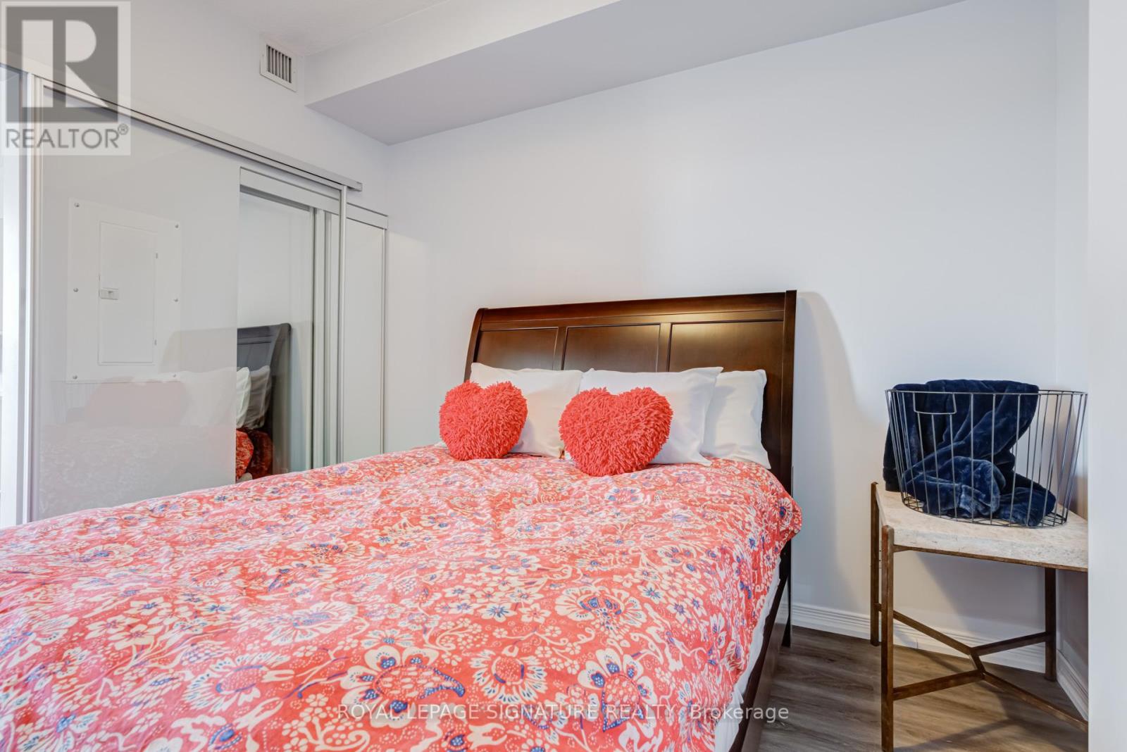 2108 - 352 Front Street W, Toronto (Waterfront Communities), Ontario  M5V 0K3 - Photo 11 - C12449024