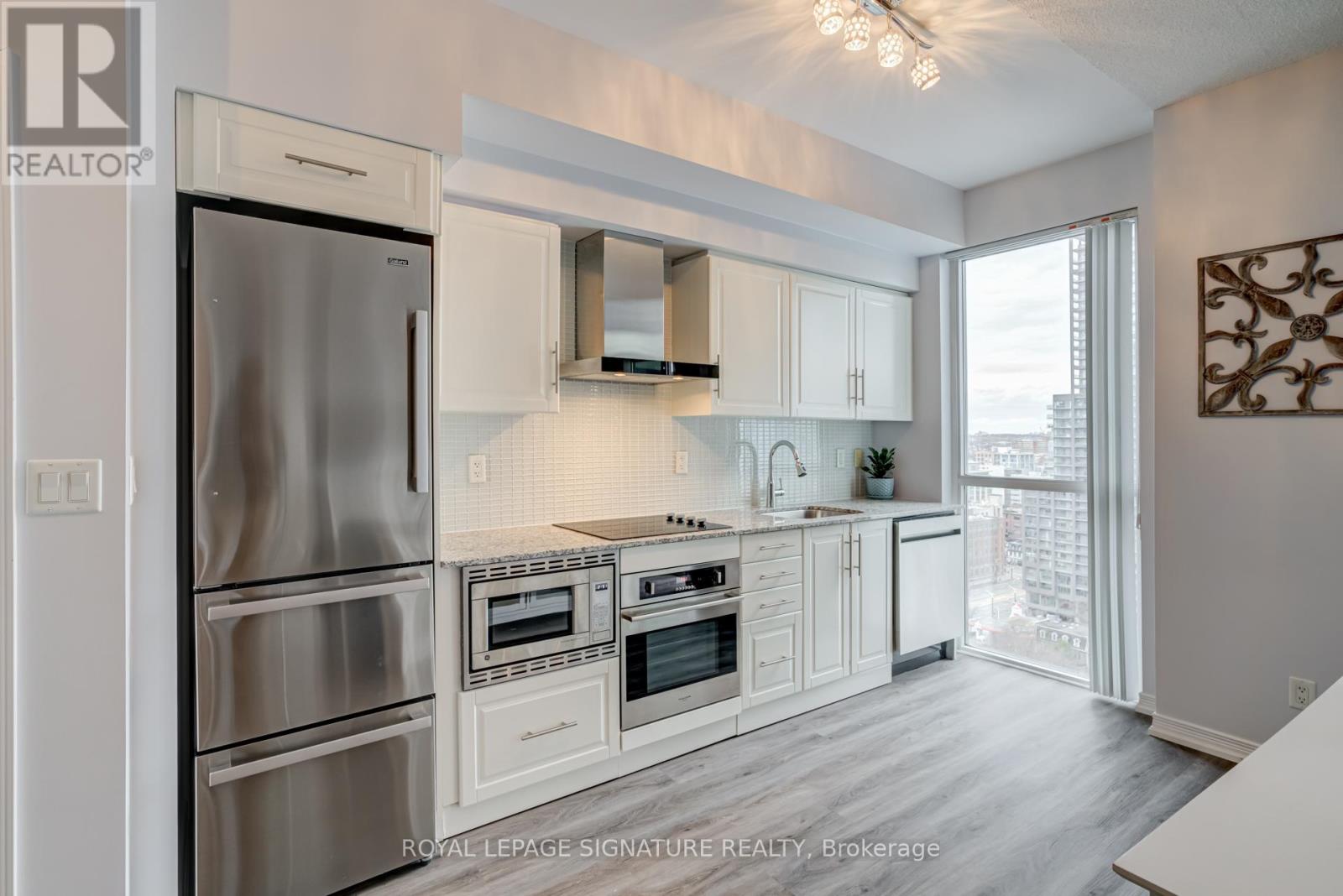 2108 - 352 Front Street W, Toronto (Waterfront Communities), Ontario  M5V 0K3 - Photo 2 - C12449024