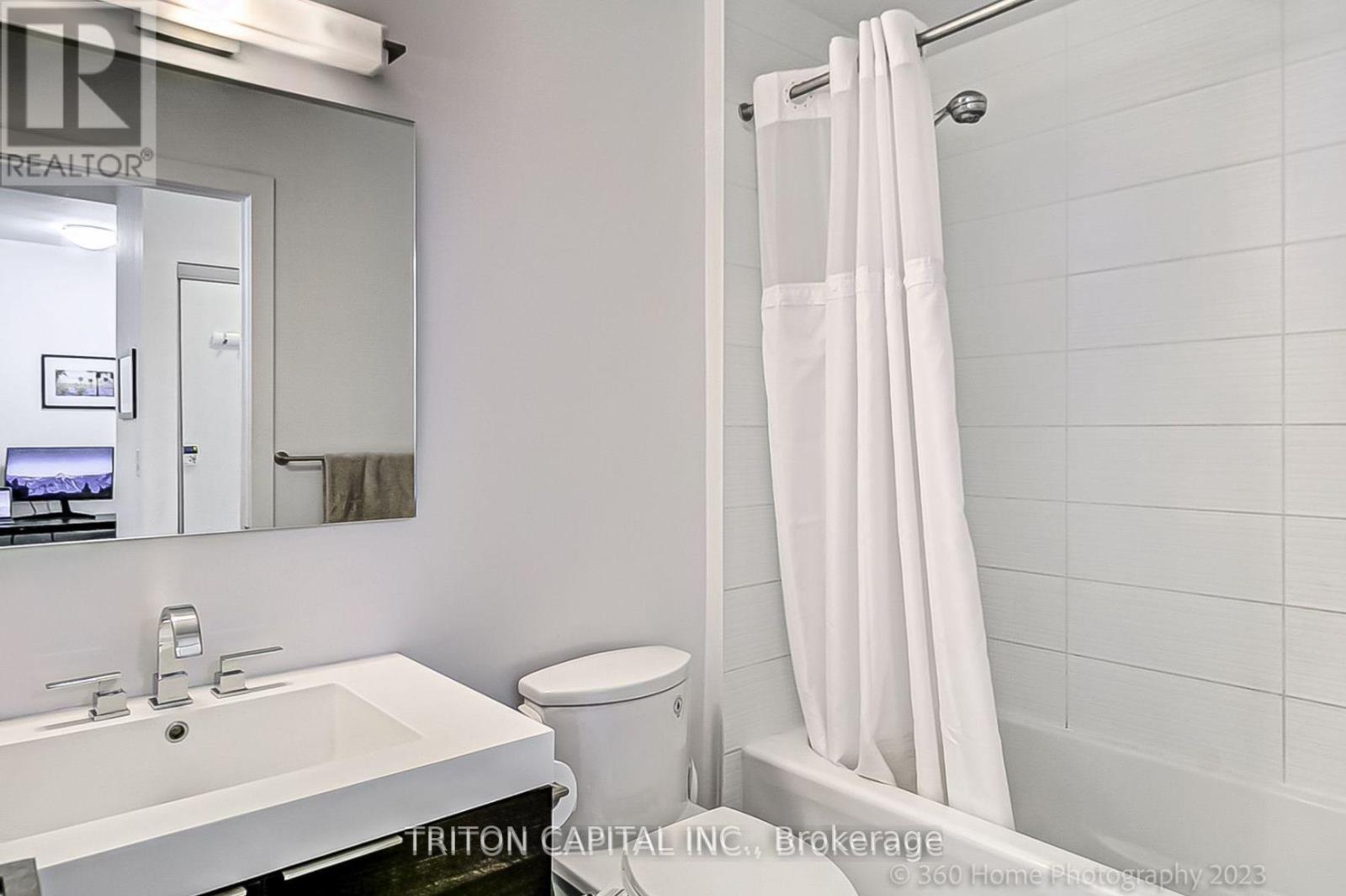 3407 - 318 Richmond Street W, Toronto, Ontario  M5V 0B4 - Photo 12 - C12449036