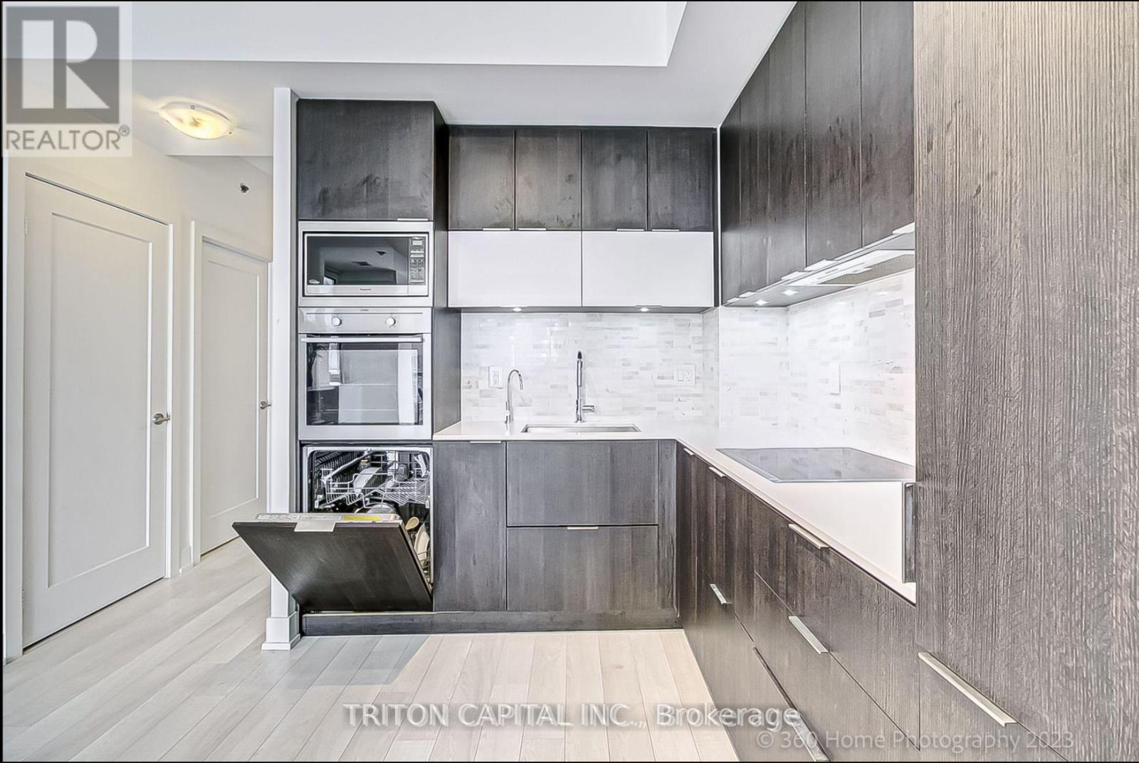 3407 - 318 Richmond Street W, Toronto, Ontario  M5V 0B4 - Photo 4 - C12449036