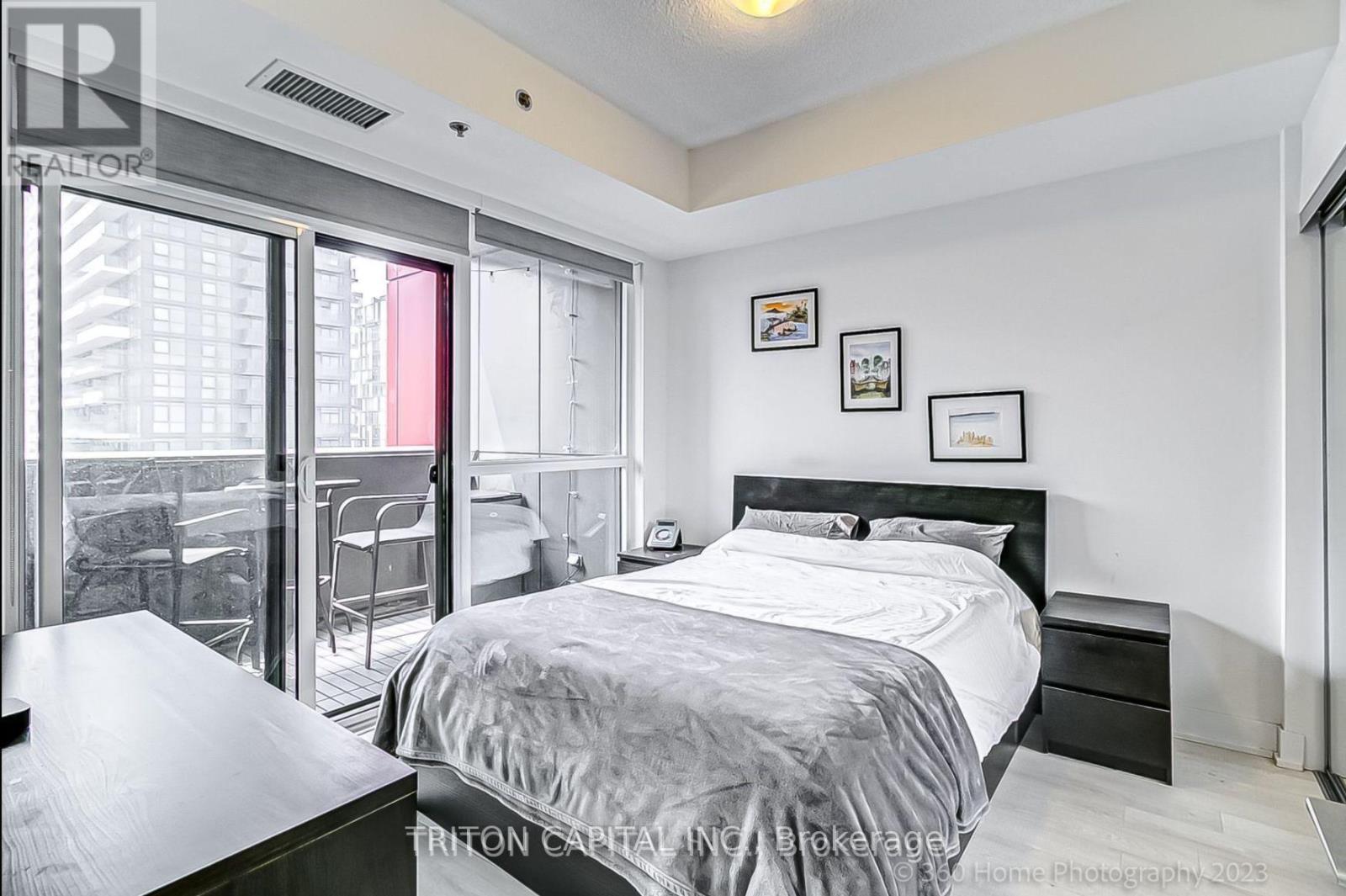 3407 - 318 Richmond Street W, Toronto, Ontario  M5V 0B4 - Photo 8 - C12449036