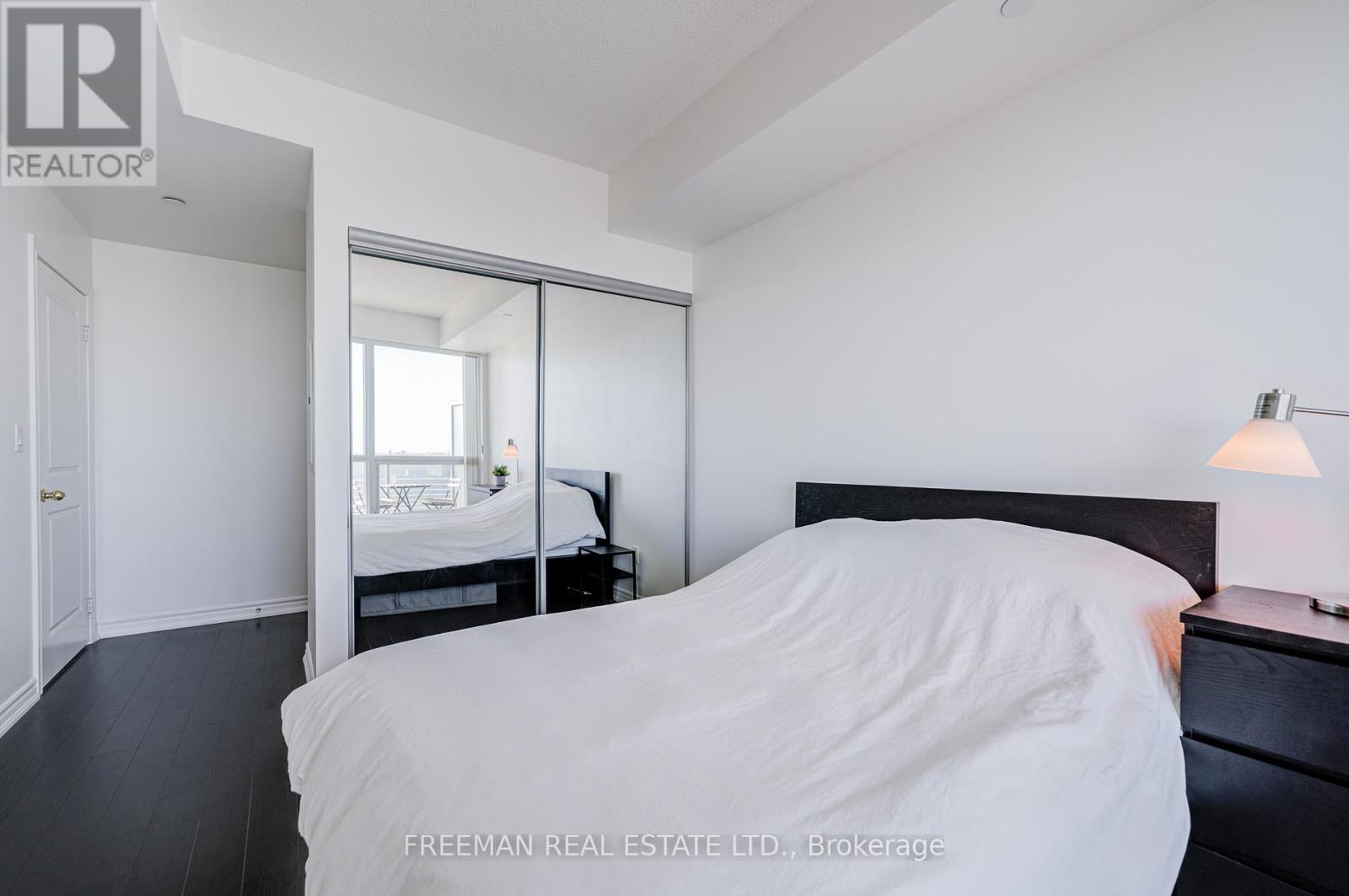 3703 - 386 Yonge Street, Toronto, Ontario  M5B 0A5 - Photo 11 - C12449104