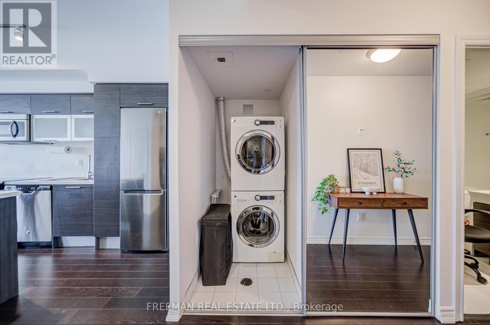 3703 - 386 Yonge Street, Toronto, Ontario  M5B 0A5 - Photo 15 - C12449104