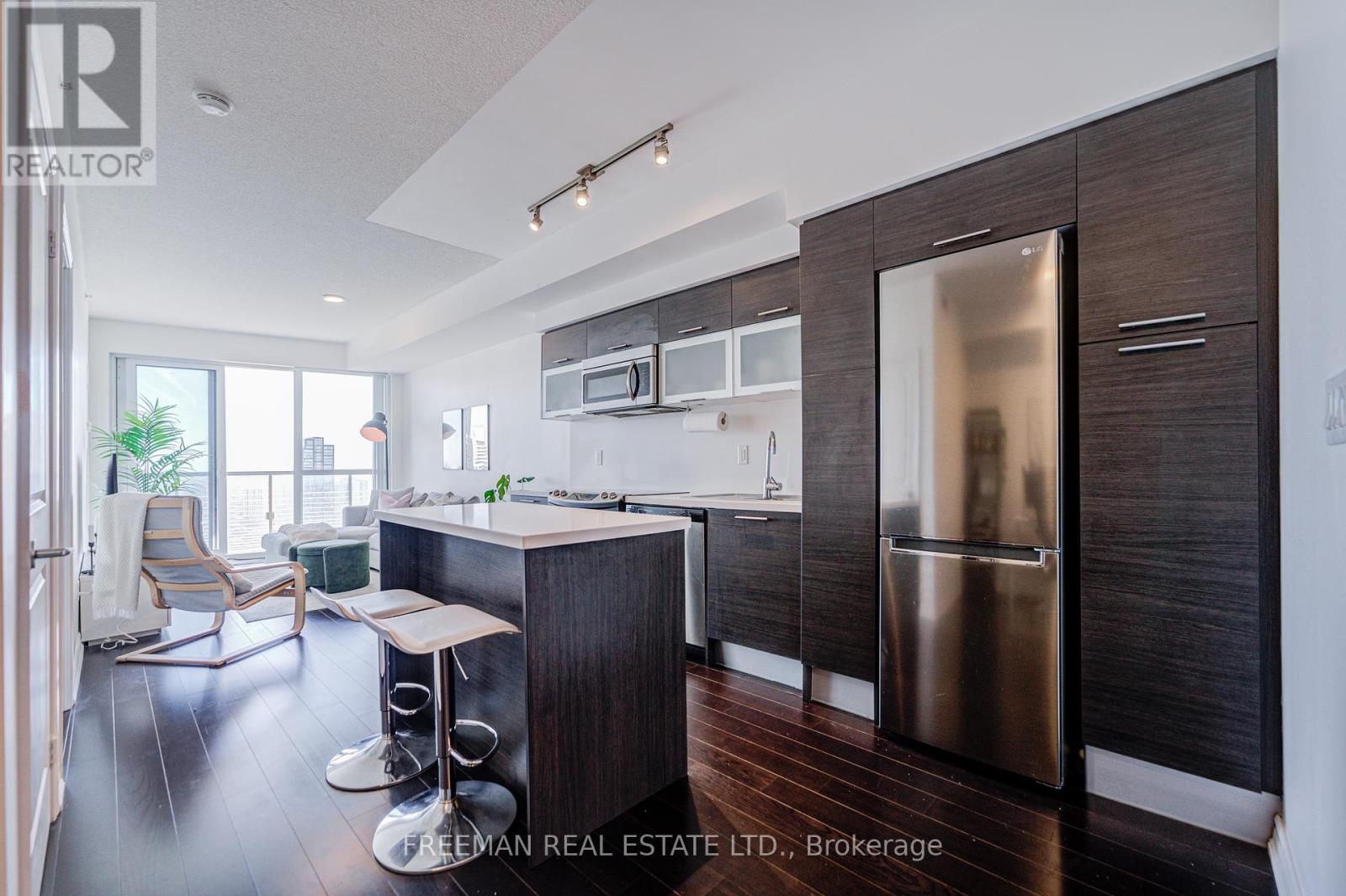 3703 - 386 Yonge Street, Toronto, Ontario  M5B 0A5 - Photo 4 - C12449104