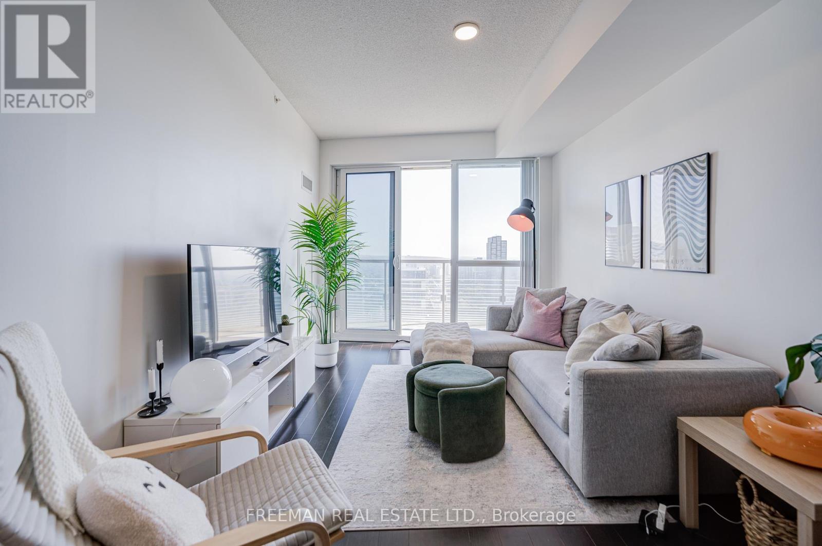 3703 - 386 Yonge Street, Toronto, Ontario  M5B 0A5 - Photo 6 - C12449104