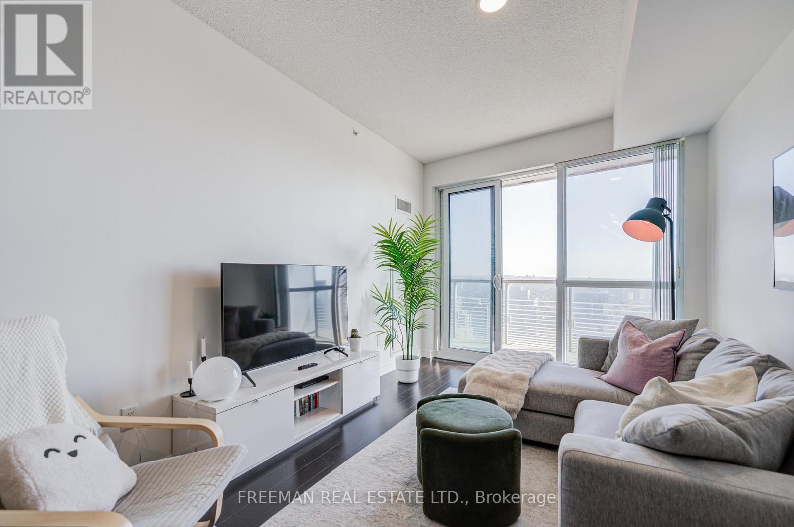 3703 - 386 Yonge Street, Toronto, Ontario  M5B 0A5 - Photo 7 - C12449104