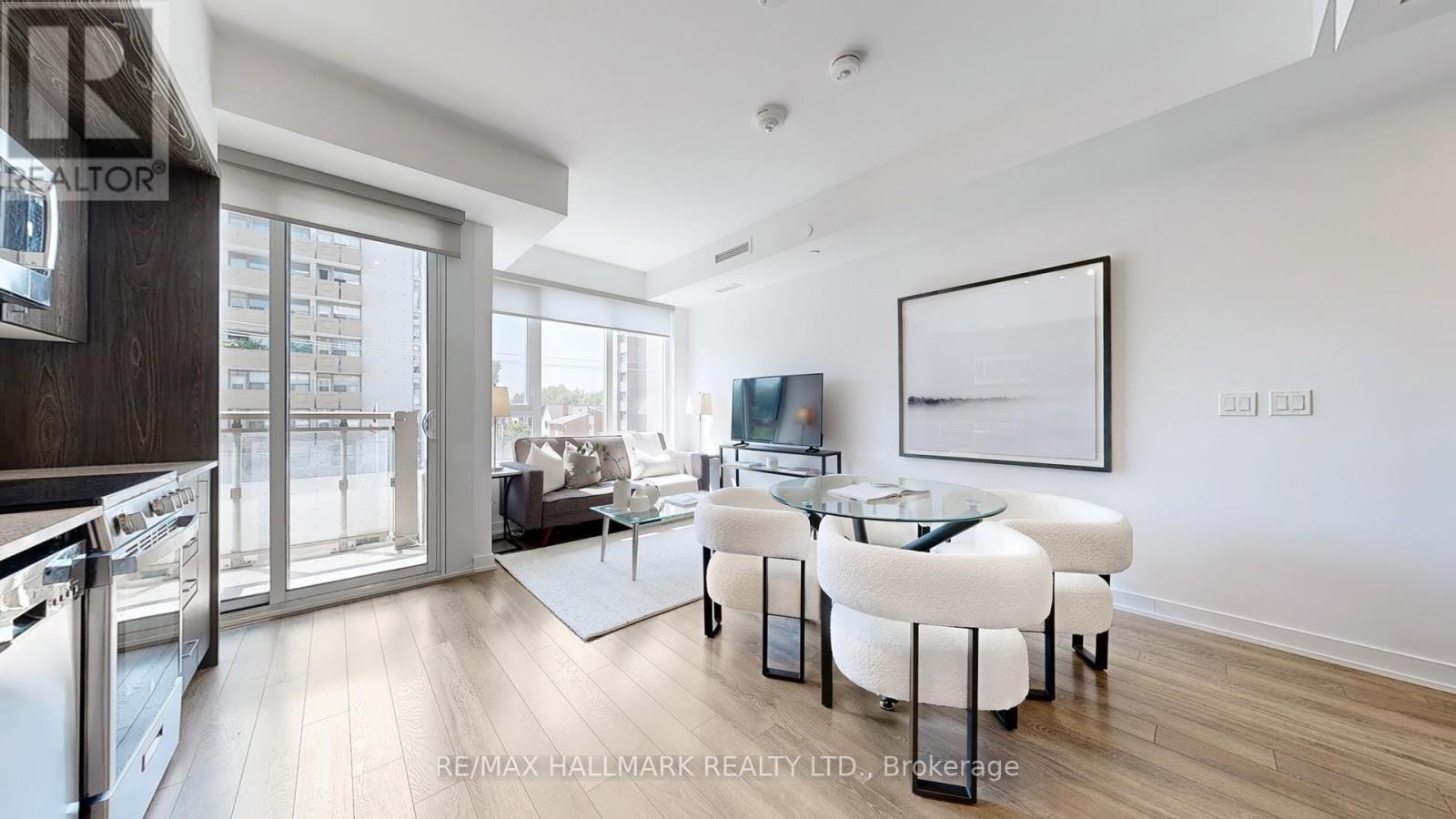303 - 1 Cardiff Road, Toronto, Ontario  M4P 0G2 - Photo 2 - C12449139