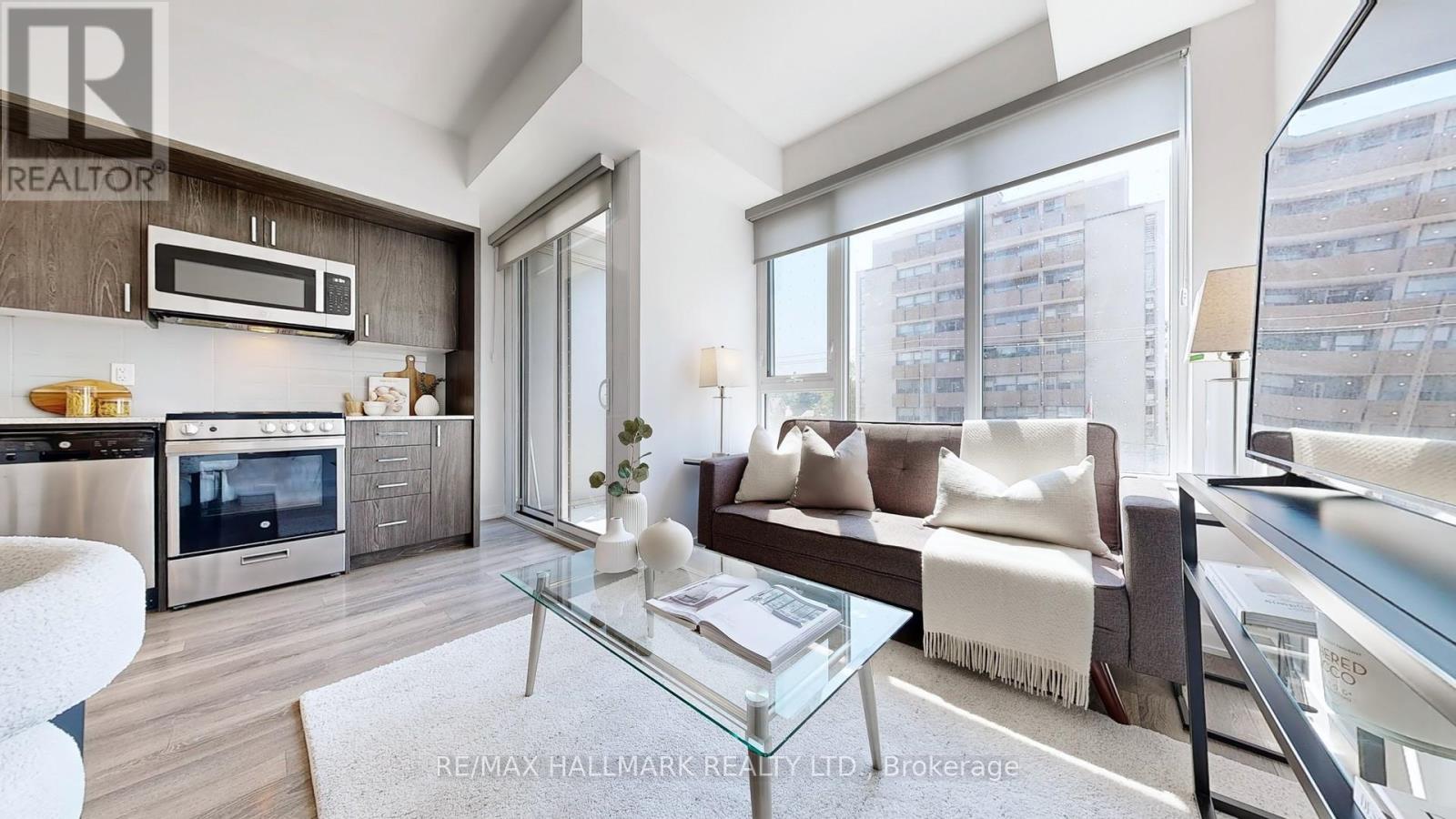 303 - 1 Cardiff Road, Toronto, Ontario  M4P 0G2 - Photo 4 - C12449139